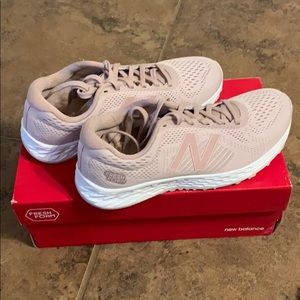 Blush pink New Balance running tennis shoes Size 7
